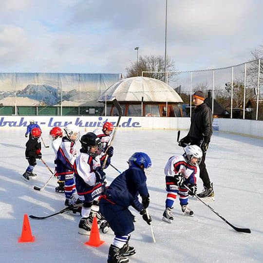 Eislaufschule auf der Eisbahn Lankwitz